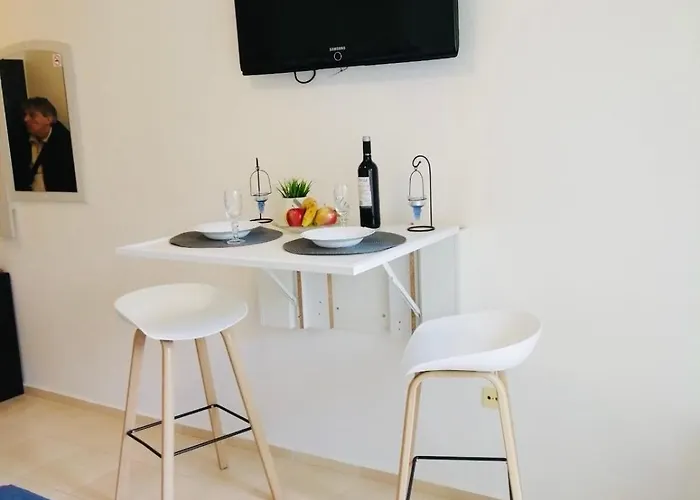 Jasmine A17 Cozy Sunny Lejlighed